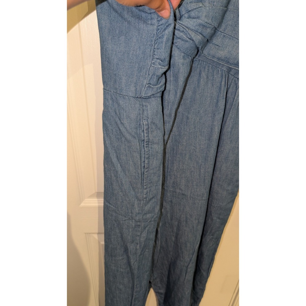 Old Navy Chambray Jumpsuit Women Size Large Blue Pockets Center Twist Sleeveless - Picture 3 of 7